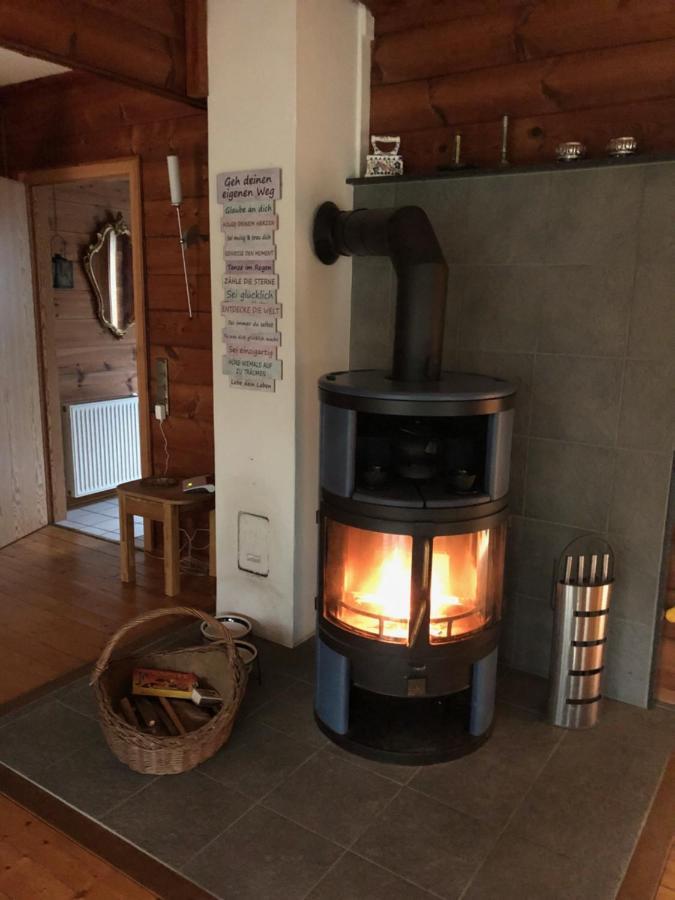 Gemuetliches Holzhaus In Idyllischer Lage Ruppichteroth Exteriér fotografie